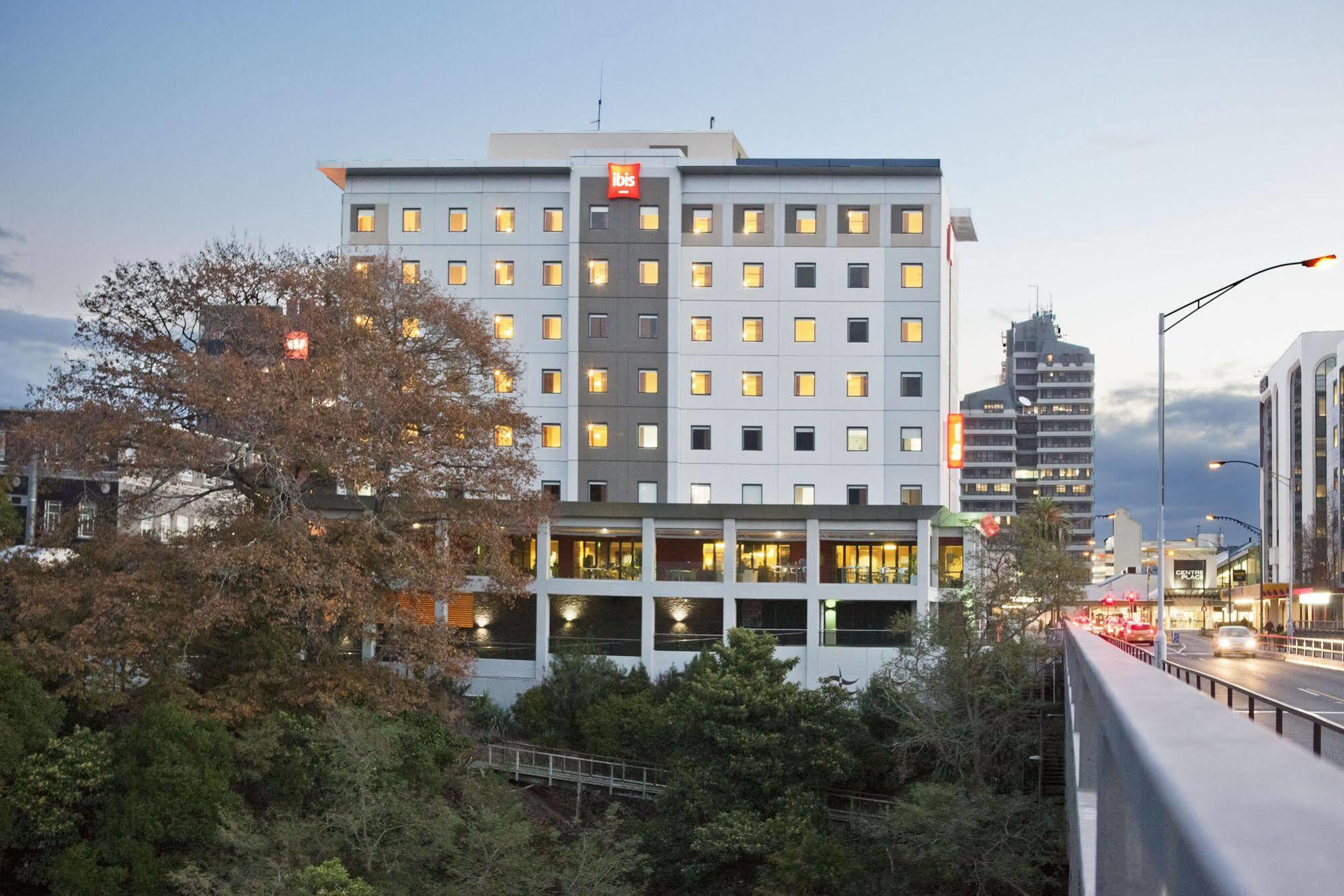 Ibis Hamilton Tainui Hotel Bagian luar foto